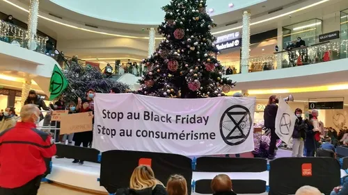 Le collectif « Extinction Rébellion » a manifesté à la Toison d’Or 